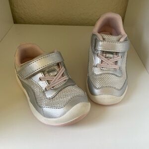 Stride Rite Winslow Sneaker Little Kid Size 6.5